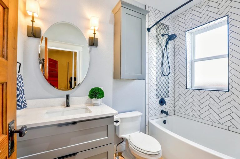 Soothing Shades: Picking Colors that Promote Relaxation in the Bathroom